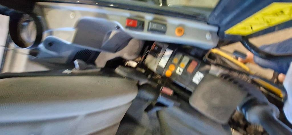 Mini bager Komatsu PC 26 MR: slika 9