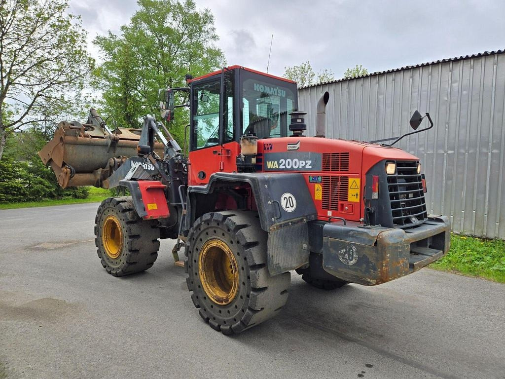 Komatsu WA200PZ-6 - Utovarivač točkaš: slika 2 Komatsu WA200PZ-6 - Utovarivač točkaš: slika 2