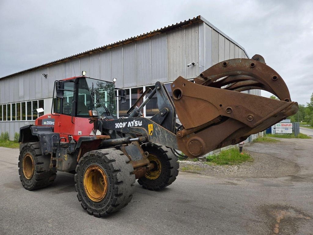 Komatsu WA200PZ-6 - Utovarivač točkaš: slika 4 Komatsu WA200PZ-6 - Utovarivač točkaš: slika 4