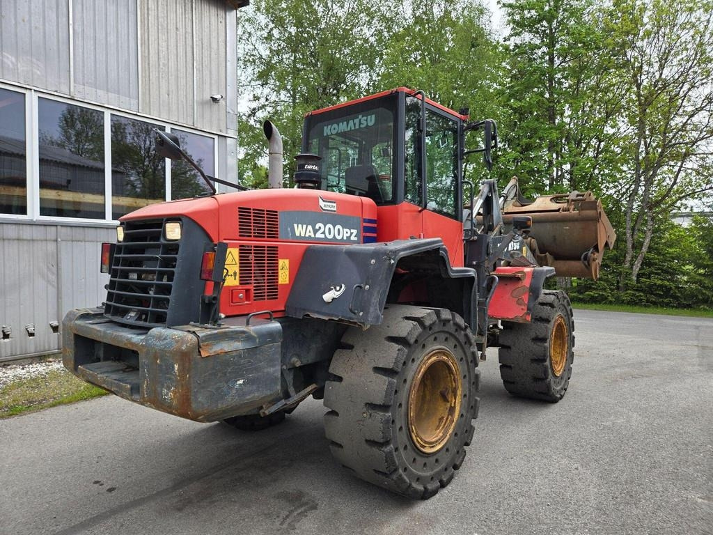 Komatsu WA200PZ-6 - Utovarivač točkaš: slika 3 Komatsu WA200PZ-6 - Utovarivač točkaš: slika 3