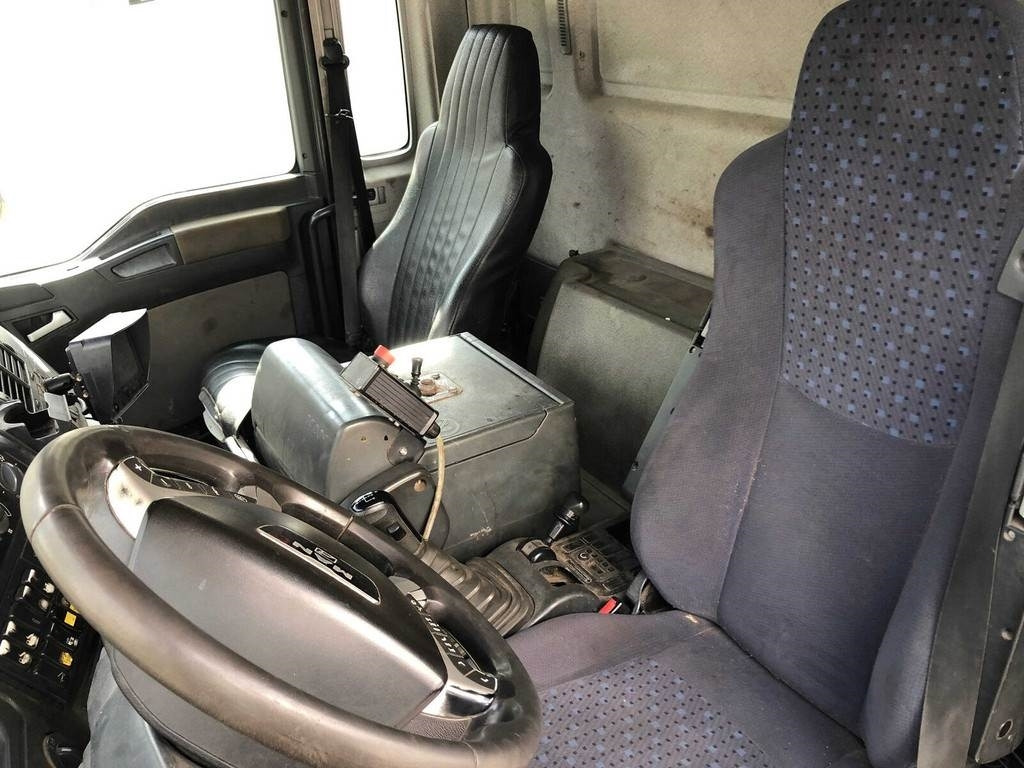 MAN TGA 26.430 6X2-2 BL/M 3-WAY TIP+PALFINGER PK23500 - Istovarivač: slika 5 MAN TGA 26.430 6X2-2 BL/M 3-WAY TIP+PALFINGER PK23500 - Istovarivač: slika 5