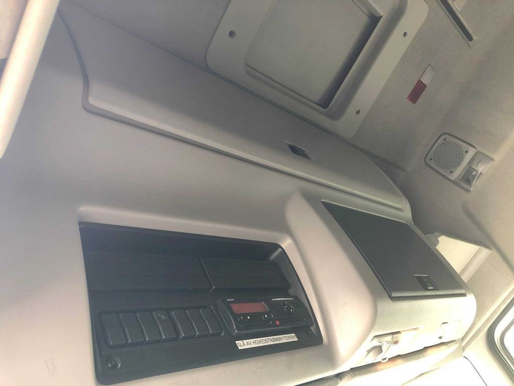 Renault Premium 380 4X2 SIDE OPENING EURO5 - Kamion sa zatvorenim sandukom: slika 4 Renault Premium 380 4X2 SIDE OPENING EURO5 - Kamion sa zatvorenim sandukom: slika 4