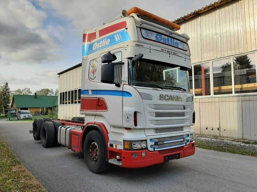 Scania R560 6X2 CHASSY 412kW - Kamion sa golom šasijom i zatvorenom kabinom: slika 4 Scania R560 6X2 CHASSY 412kW - Kamion sa golom šasijom i zatvorenom kabinom: slika 4