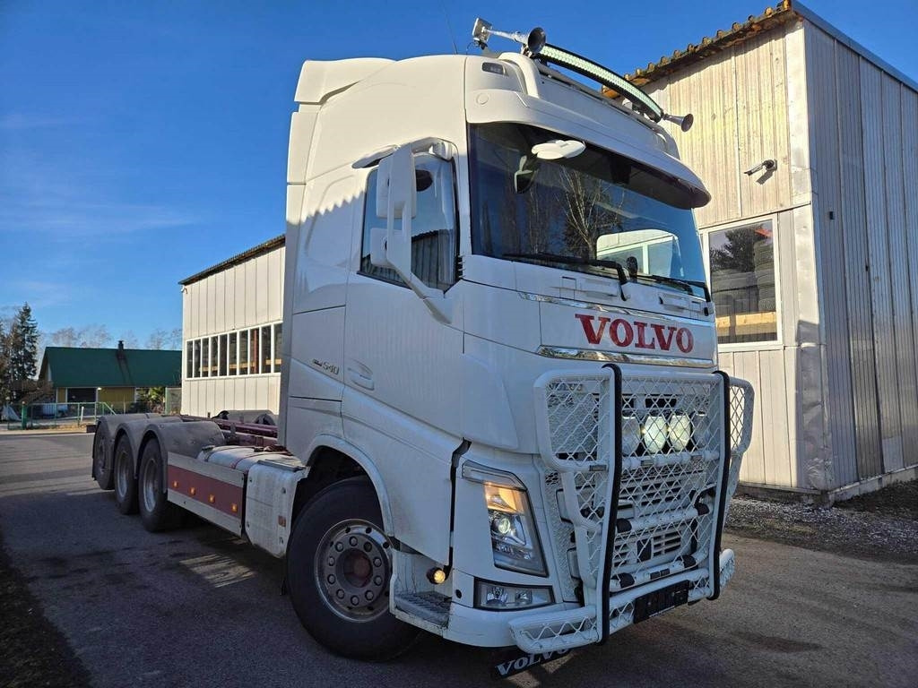 Volvo FH540 8X4 CHASSY - Kamion sa golom šasijom i zatvorenom kabinom: slika 5 Volvo FH540 8X4 CHASSY - Kamion sa golom šasijom i zatvorenom kabinom: slika 5