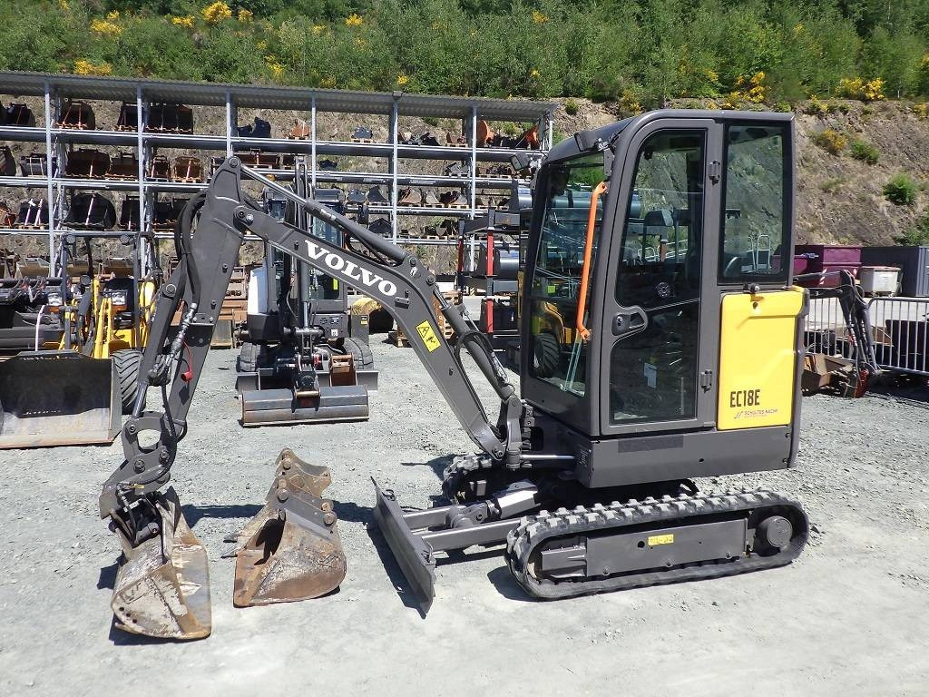 Volvo EC 18 E - Mini bager: slika 1 Volvo EC 18 E - Mini bager: slika 1