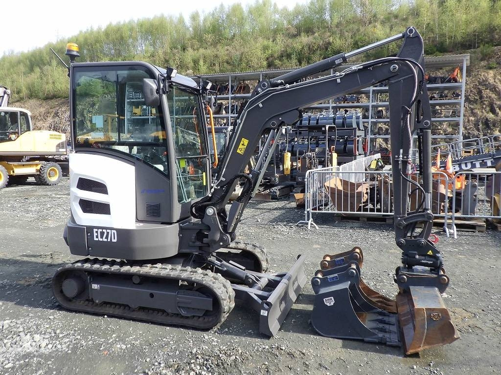 Volvo EC 27 D mit Powertilt - Mini bager: slika 4 Volvo EC 27 D mit Powertilt - Mini bager: slika 4