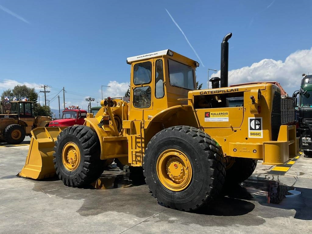 Utovarivač točkaš CAT 966C: slika 6