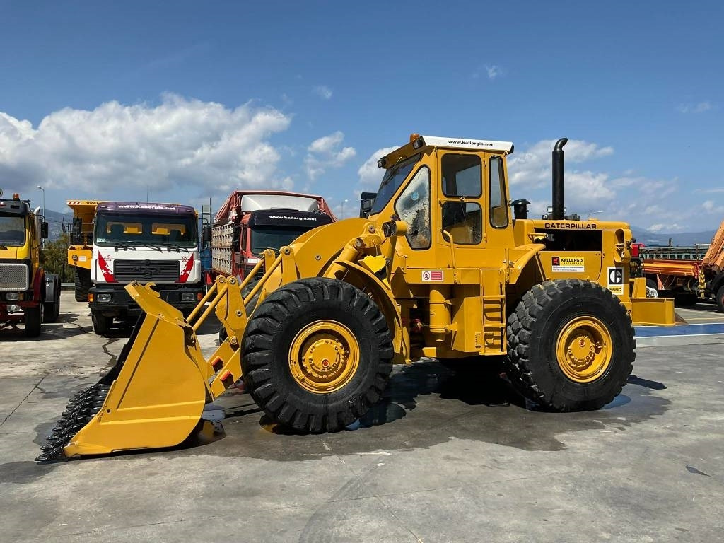 Utovarivač točkaš CAT 966C: slika 16