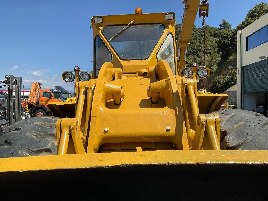 Utovarivač točkaš CAT 966C: slika 17