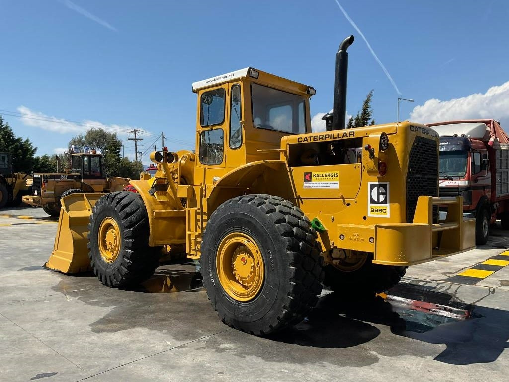 Utovarivač točkaš CAT 966C: slika 13