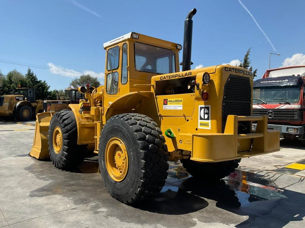 Utovarivač točkaš CAT 966C: slika 7