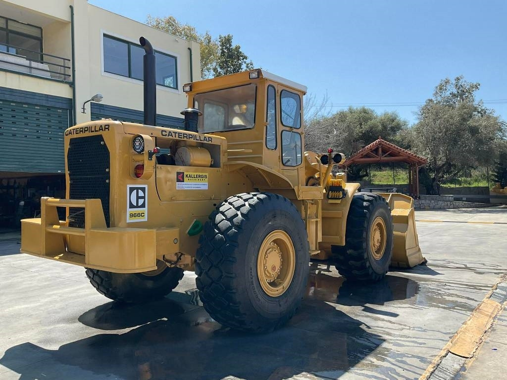 Utovarivač točkaš CAT 966C: slika 11