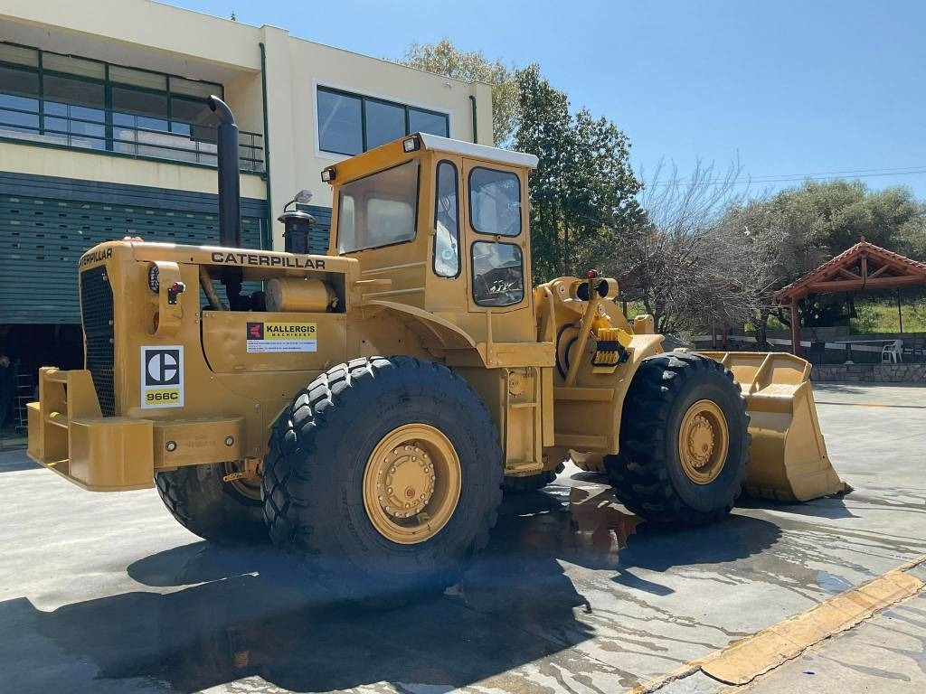 Utovarivač točkaš CAT 966C: slika 18