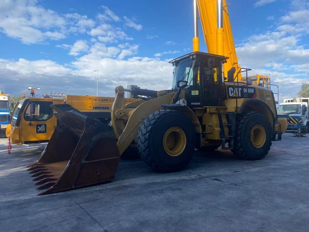 Utovarivač točkaš CAT 966M XE: slika 8