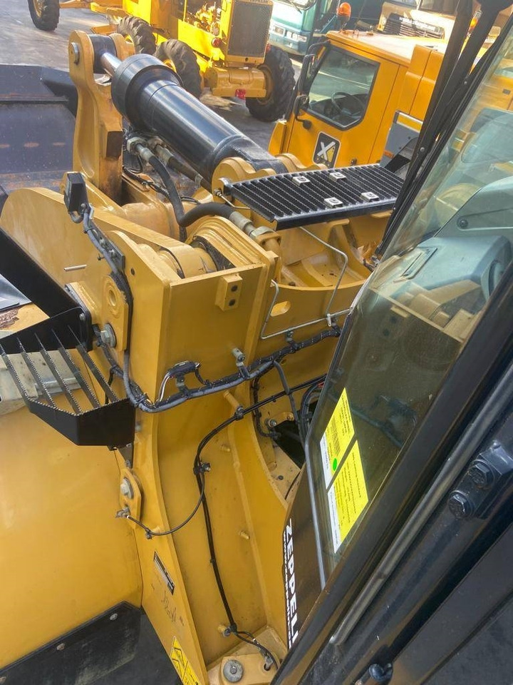 Utovarivač točkaš CAT 966M XE: slika 19