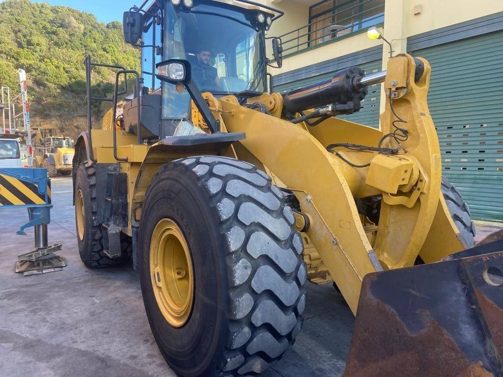 Utovarivač točkaš CAT 966M XE: slika 17
