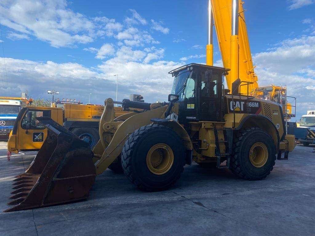 Utovarivač točkaš CAT 966M XE: slika 9