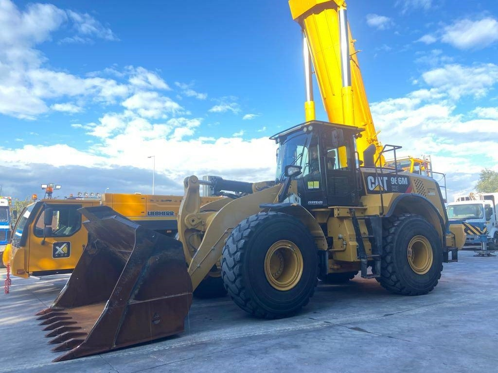 Utovarivač točkaš CAT 966M XE: slika 7