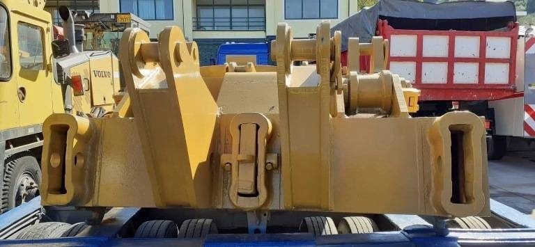 CAT MULTISHANK RIPPER FOR D7G/H - Buldožer: slika 2 CAT MULTISHANK RIPPER FOR D7G/H - Buldožer: slika 2