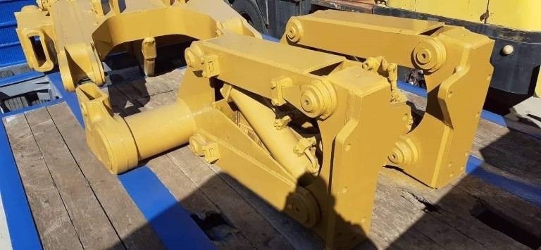 CAT MULTISHANK RIPPER FOR D7G/H - Buldožer: slika 3 CAT MULTISHANK RIPPER FOR D7G/H - Buldožer: slika 3