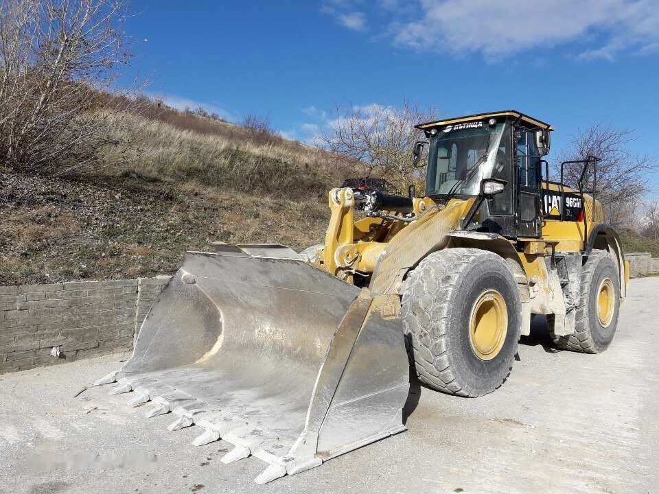Utovarivač točkaš Caterpillar 966M XE: slika 1