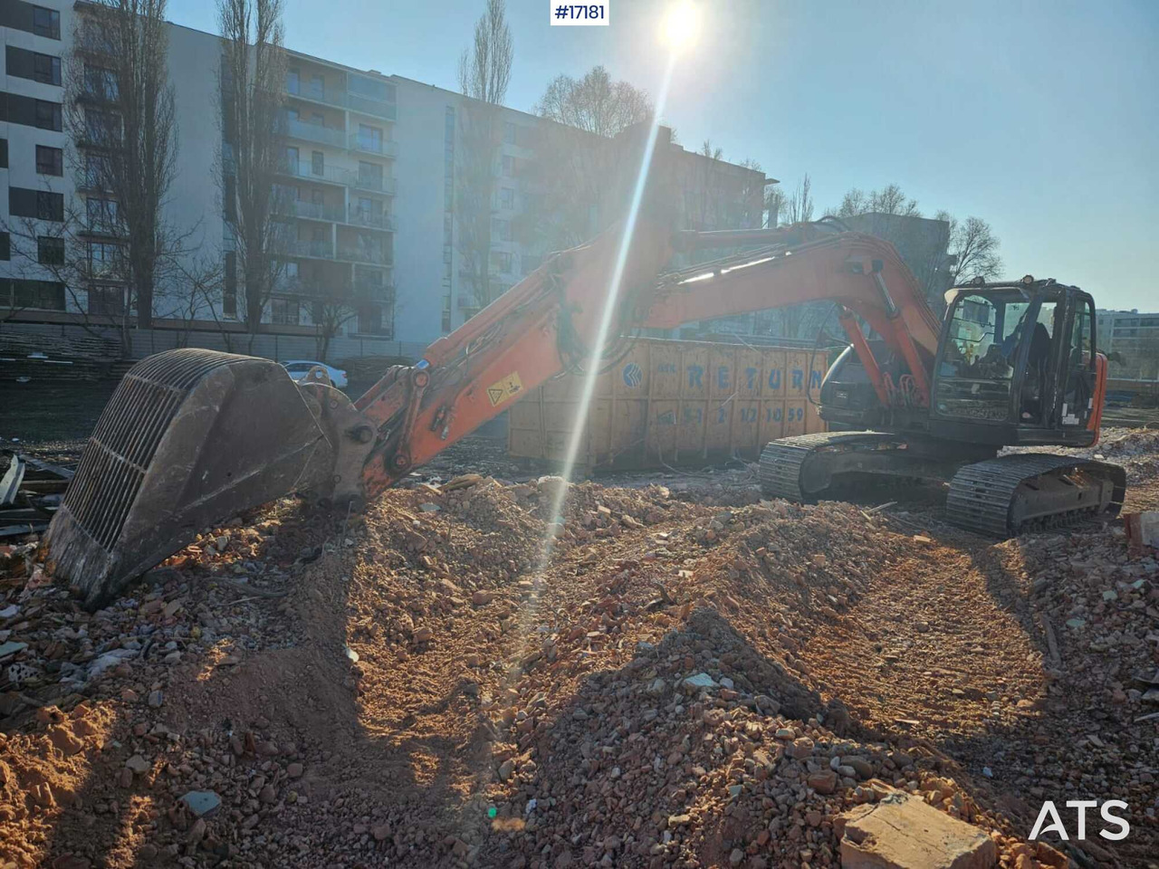 Hydraulic excavator Hitachi ZX225 LC (2013) - Bager guseničar: slika 3 Hydraulic excavator Hitachi ZX225 LC (2013) - Bager guseničar: slika 3