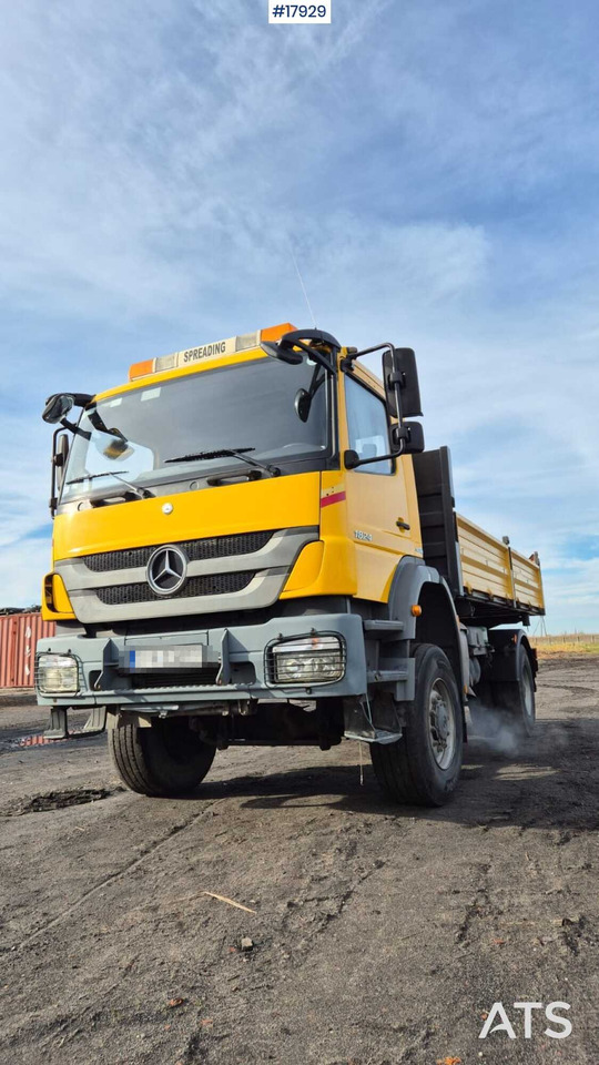 Mercedes-Benz 1824 4x4 dump truck (2005) - Istovarivač: slika 4 Mercedes-Benz 1824 4x4 dump truck (2005) - Istovarivač: slika 4