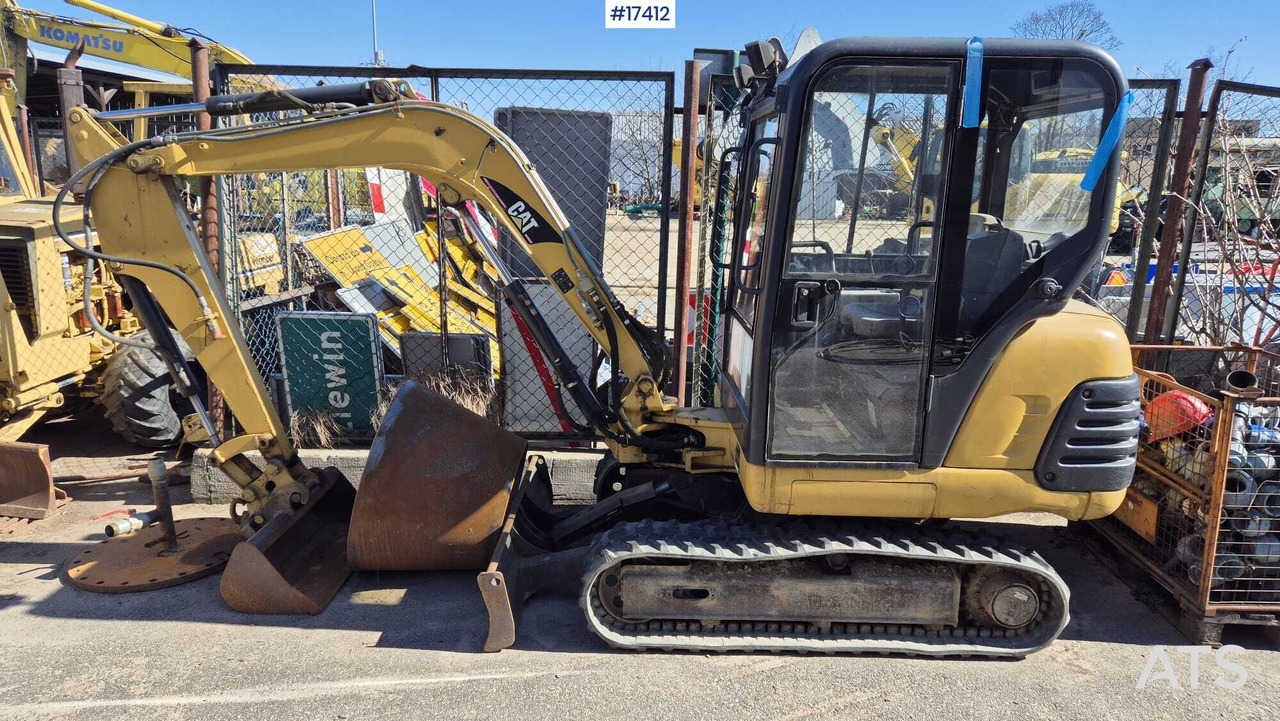 Mini excavator CATERPILLAR 302.5 (2004) two buckets, quick couplers. - Mini bager: slika 2 Mini excavator CATERPILLAR 302.5 (2004) two buckets, quick couplers. - Mini bager: slika 2