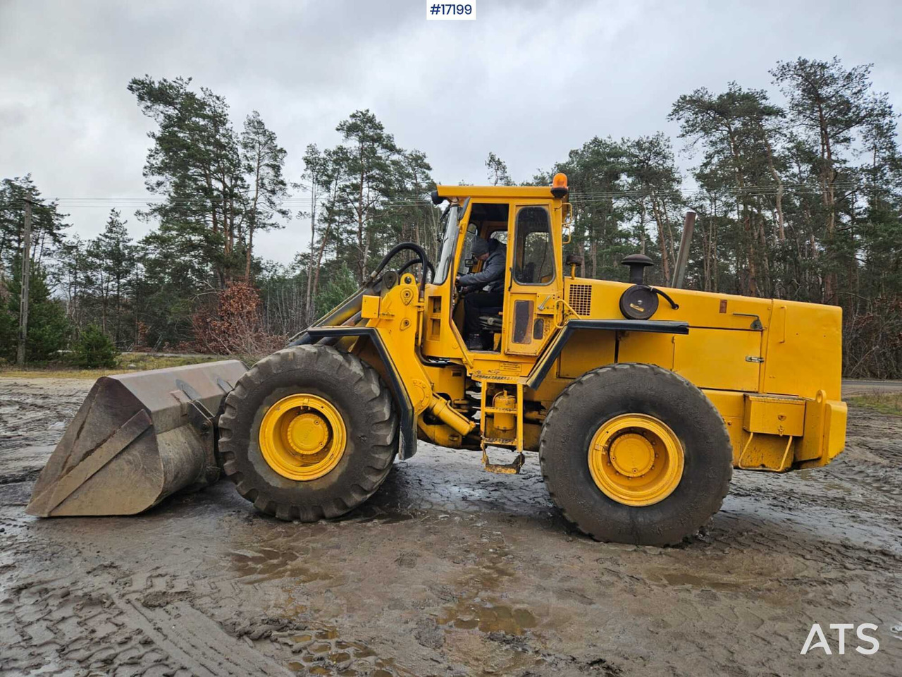 Wheel loader VOLVO 4500 (1984) - Utovarivač točkaš: slika 2 Wheel loader VOLVO 4500 (1984) - Utovarivač točkaš: slika 2