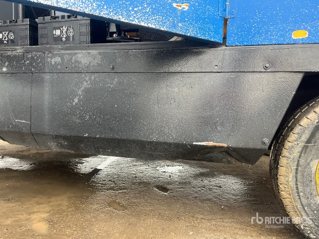 2010 Atlas Copco XAHS426CD Mobile Air Compressor - Kompresor za vazduh: slika 5 2010 Atlas Copco XAHS426CD Mobile Air Compressor - Kompresor za vazduh: slika 5