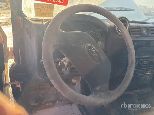 2010 Land Rover Defender (Inoperable) SUV - SUV: slika 5 2010 Land Rover Defender (Inoperable) SUV - SUV: slika 5