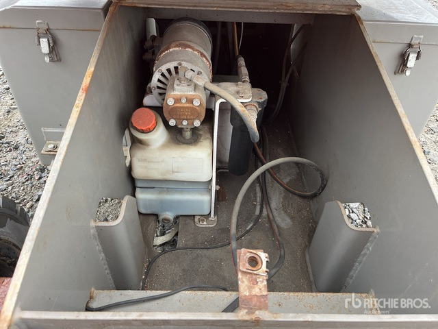 2012 Haulotte HA15IP 2WD Electric Articulating Boom Lift - Zglobna platforma: slika 5 2012 Haulotte HA15IP 2WD Electric Articulating Boom Lift - Zglobna platforma: slika 5