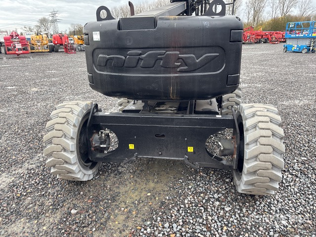 2016 Nifty-Lift HR17 4WD Hybrid Articulating Boom Lift - Zglobna platforma: slika 4 2016 Nifty-Lift HR17 4WD Hybrid Articulating Boom Lift - Zglobna platforma: slika 4