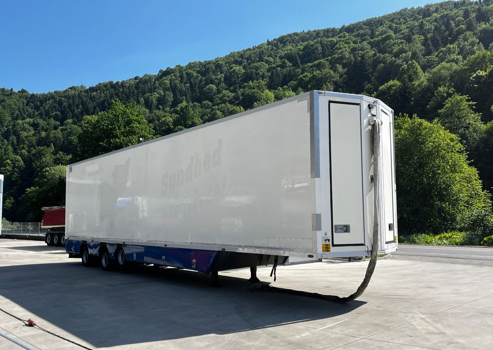 Pezzaioli HMK Industri // Do przewozu zwierząt // 2004 Rok // 3 Pokłady // Waga // Osi skrętne // Oznonacja // - Poluprikolica za prevoz stoke: slika 4 Pezzaioli HMK Industri // Do przewozu zwierząt // 2004 Rok // 3 Pokłady // Waga // Osi skrętne // Oznonacja // - Poluprikolica za prevoz stoke: slika 4