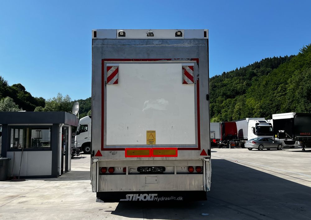 Pezzaioli HMK Industri // Do przewozu zwierząt // 2004 Rok // 3 Pokłady // Waga // Osi skrętne // Oznonacja // - Poluprikolica za prevoz stoke: slika 5 Pezzaioli HMK Industri // Do przewozu zwierząt // 2004 Rok // 3 Pokłady // Waga // Osi skrętne // Oznonacja // - Poluprikolica za prevoz stoke: slika 5