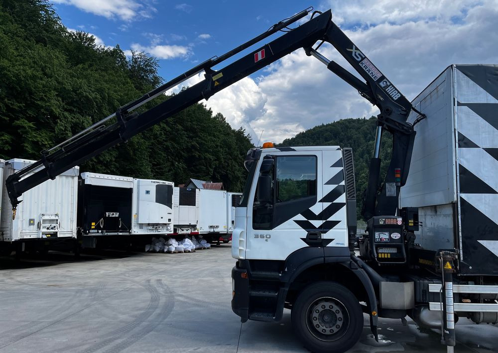 Iveco Stralis 360 // HIAB 144 E4 HIDUO + Radio // Zabudowa 6m // Oś podnoszona - Tegljač: slika 5 Iveco Stralis 360 // HIAB 144 E4 HIDUO + Radio // Zabudowa 6m // Oś podnoszona - Tegljač: slika 5