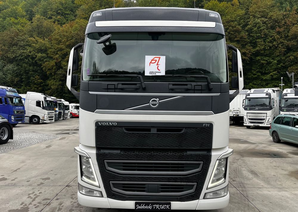 Volvo FH 500 Mega 2016 Rok + Fliegl 2017 // Oś podnoszona // Zestaw ! - Tegljač, Poluprikolica sa ceradom: slika 2 Volvo FH 500 Mega 2016 Rok + Fliegl 2017 // Oś podnoszona // Zestaw ! - Tegljač, Poluprikolica sa ceradom: slika 2