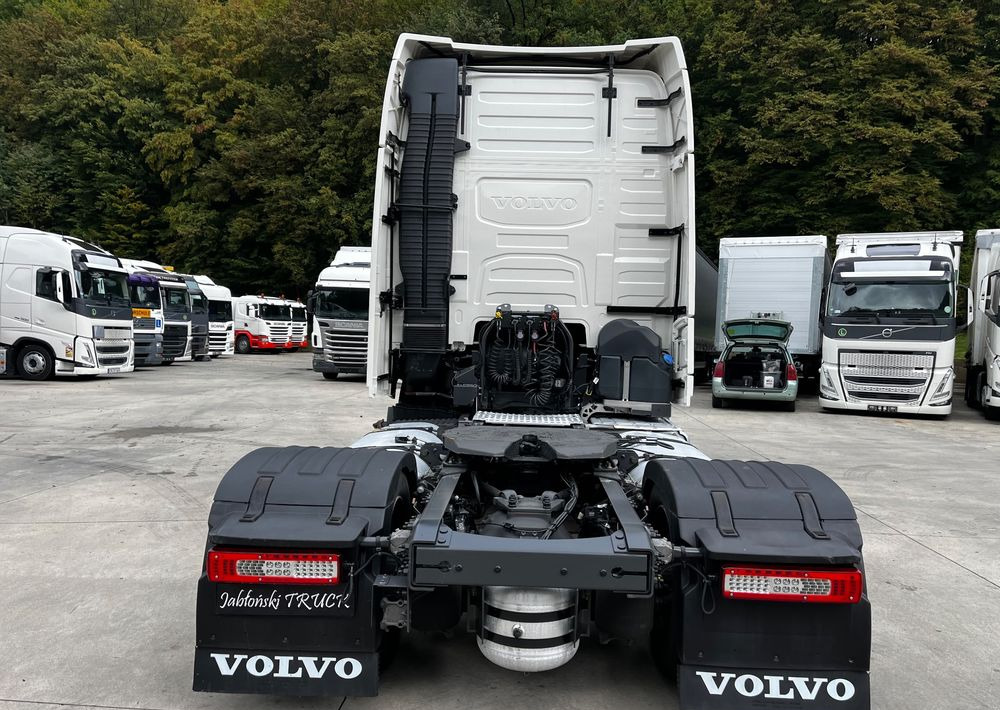 Volvo FH500 // Zamiana na starszy //New Face // Low Deck // Full Led // ACC // Globe XL // ParkClima // Zamiana za starszy - Tegljač: slika 4 Volvo FH500 // Zamiana na starszy //New Face // Low Deck // Full Led // ACC // Globe XL // ParkClima // Zamiana za starszy - Tegljač: slika 4