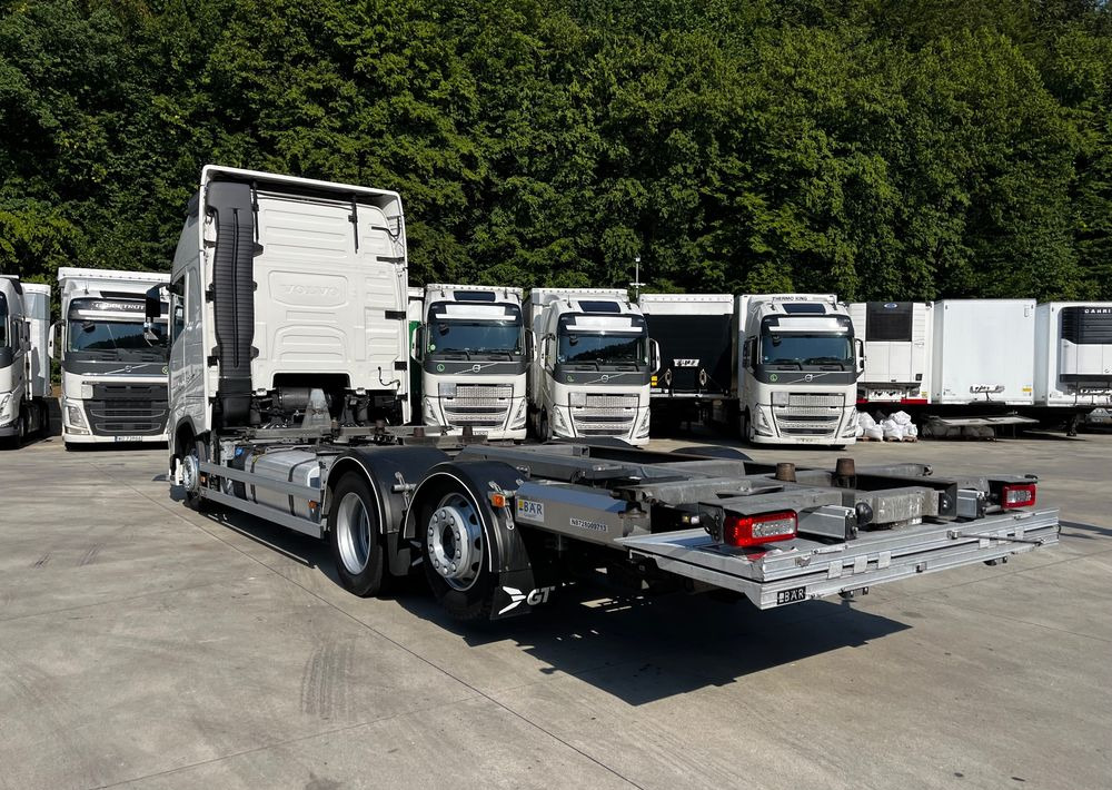 Volvo FH500 BDF 6x2 // Dolny zaczep // Euro 6 motor ! // New Face // XXL Cab // - Kamion sa golom šasijom i zatvorenom kabinom: slika 5 Volvo FH500 BDF 6x2 // Dolny zaczep // Euro 6 motor ! // New Face // XXL Cab // - Kamion sa golom šasijom i zatvorenom kabinom: slika 5