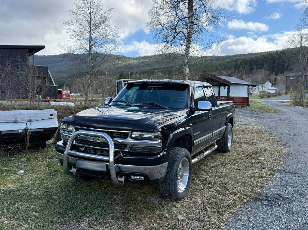 Chevrolet Silverado 2500 4x4 LT - Pikap: slika 1 Chevrolet Silverado 2500 4x4 LT - Pikap: slika 1