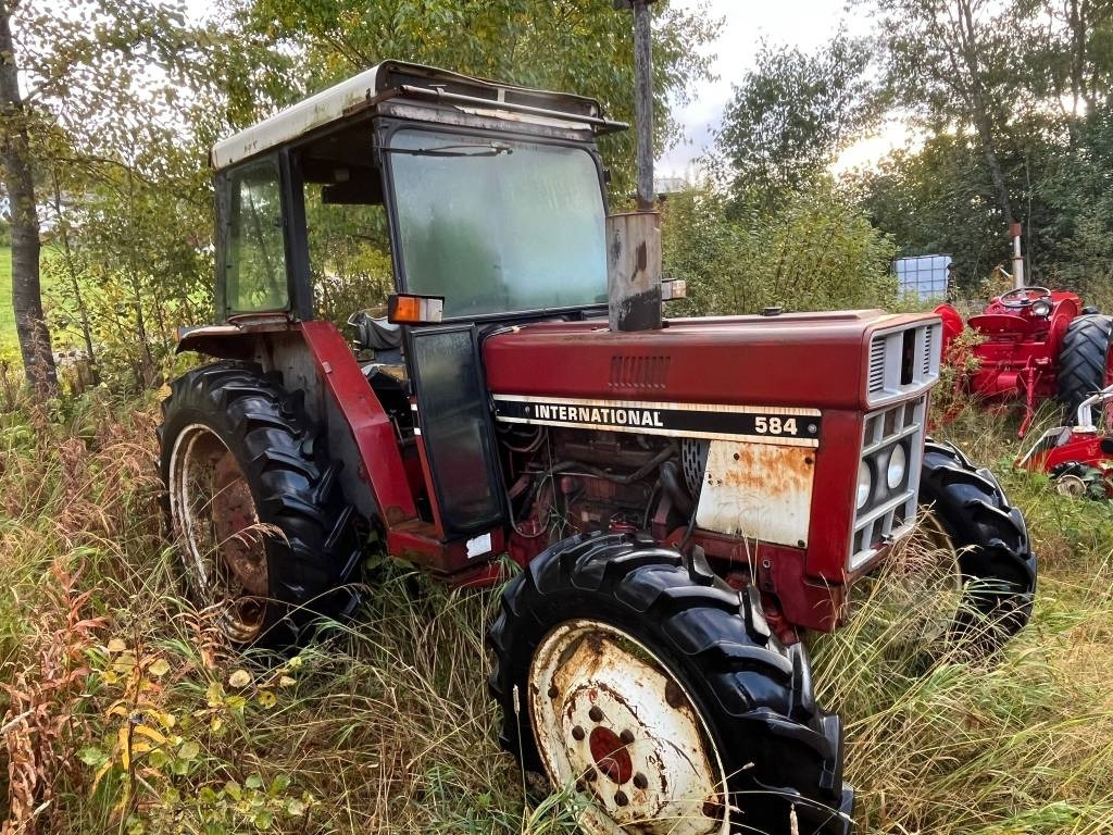 International Harvester 584 4WD - Traktor: slika 4 International Harvester 584 4WD - Traktor: slika 4