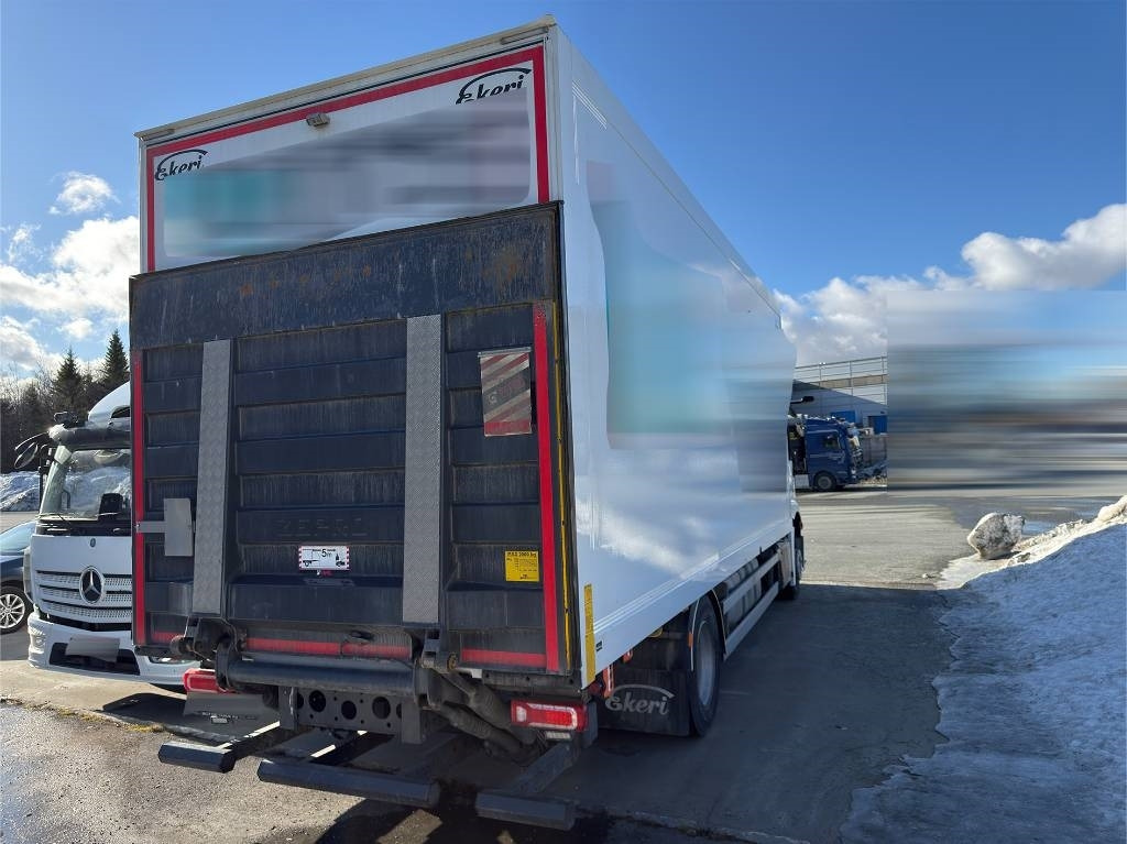 Mercedes-Benz Actros 1833 - Kamion sa zatvorenim sandukom: slika 5 Mercedes-Benz Actros 1833 - Kamion sa zatvorenim sandukom: slika 5