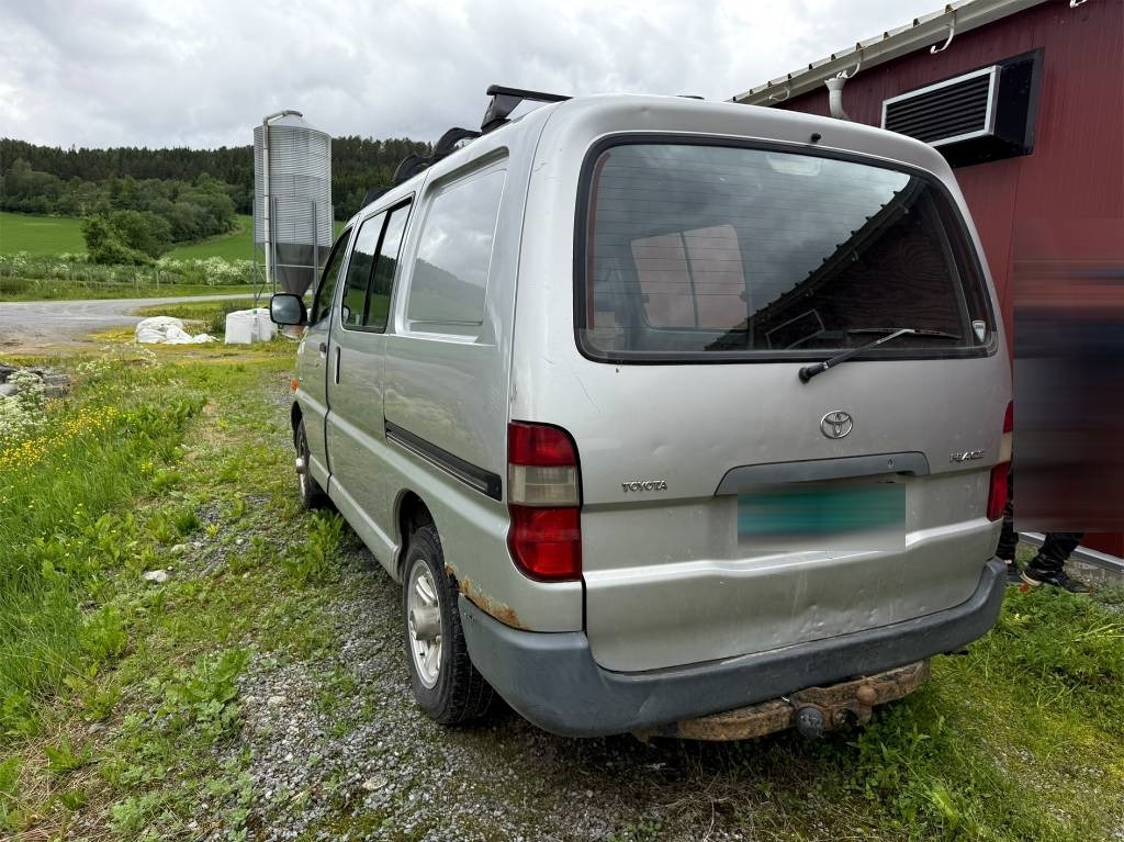 Mali kombi Toyota Hiace 4x4: slika 7