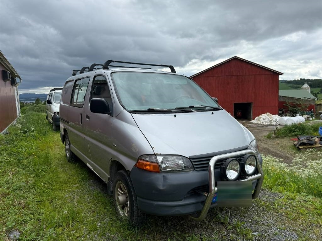 Toyota Hiace 4x4 - Mali kombi: slika 1 Toyota Hiace 4x4 - Mali kombi: slika 1