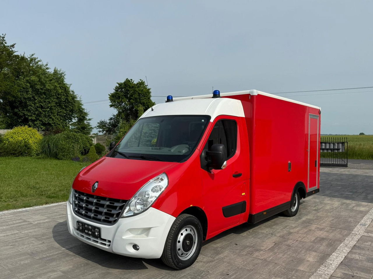 Renault Master Karetka Ambulans pogotowie kontenerowe - Vozilo hitne pomoći: slika 3 Renault Master Karetka Ambulans pogotowie kontenerowe - Vozilo hitne pomoći: slika 3
