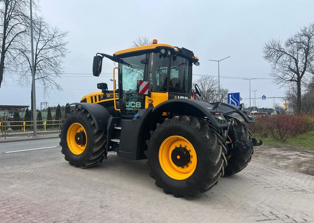 JCB Fastrac 4220 ICON | DEMO |220 KM |2022 ROK - Traktor: slika 3 JCB Fastrac 4220 ICON | DEMO |220 KM |2022 ROK - Traktor: slika 3