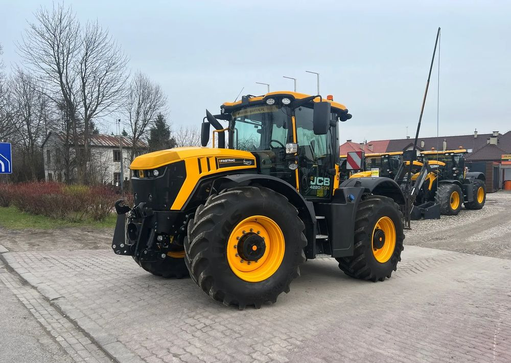 JCB Fastrac 4220 ICON | DEMO |220 KM |2022 ROK - Traktor: slika 1 JCB Fastrac 4220 ICON | DEMO |220 KM |2022 ROK - Traktor: slika 1