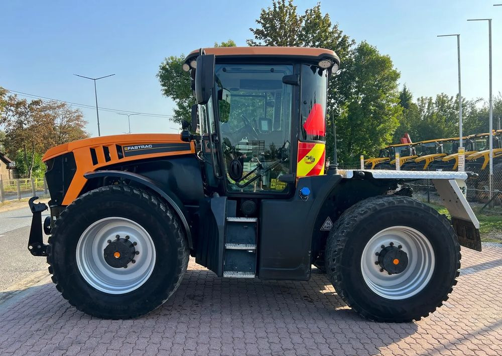 JCB Fastrac 4220 - Traktor: slika 2 JCB Fastrac 4220 - Traktor: slika 2