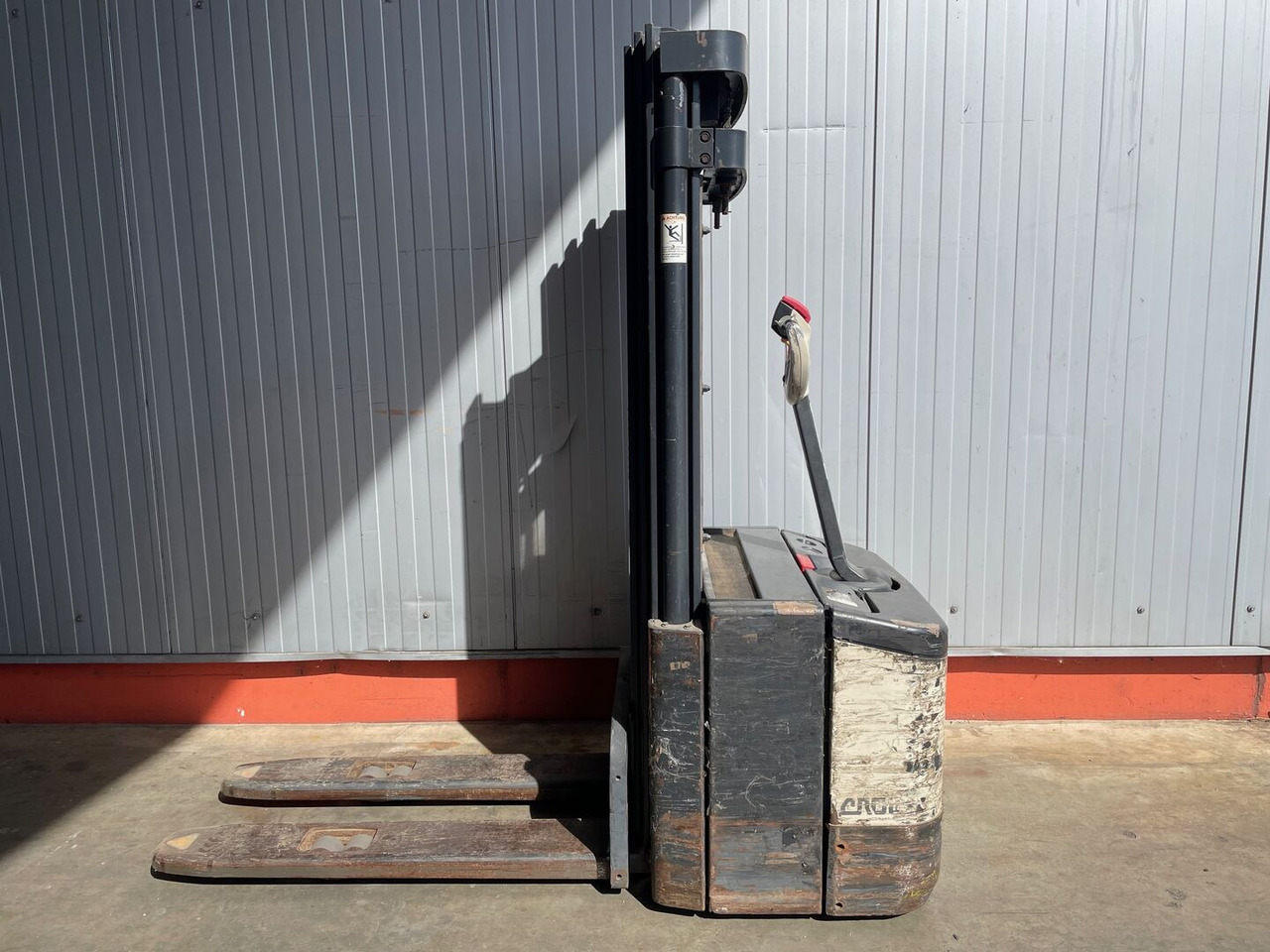 Crown WE2300 1.6 TT - Slagač: slika 1 Crown WE2300 1.6 TT - Slagač: slika 1