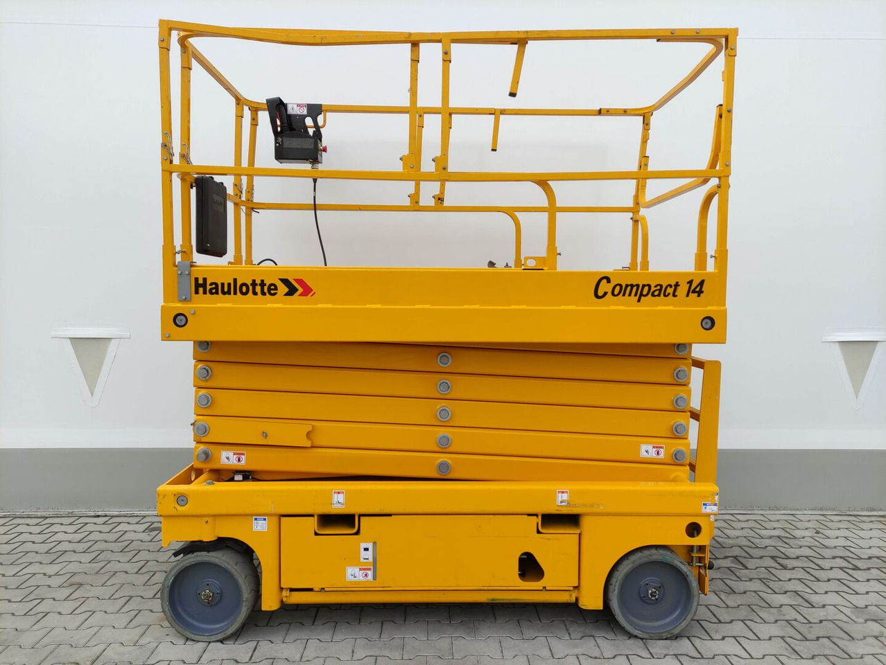 Haulotte Compact14 - Lift u obliku makaza: slika 1 Haulotte Compact14 - Lift u obliku makaza: slika 1
